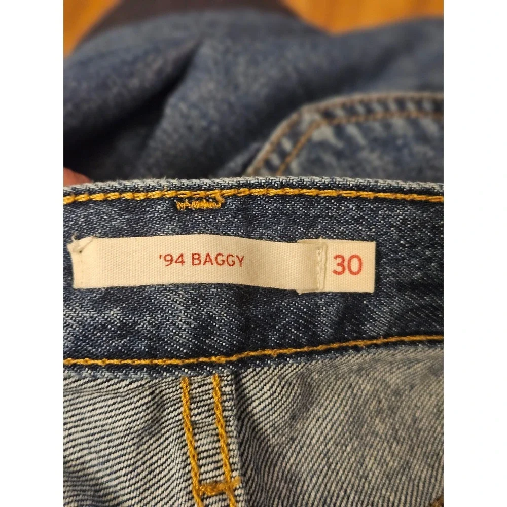 Levi's '94 Baggy Jeans Medium Wash Frayed Hem Straight Leg Women's Size 30